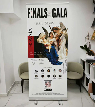 易拉宝 - 24小时速印 - 85x200cm/PP 防水海报 120g/24 工作小时